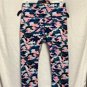 FABLETICS POWERHOLD PINK CAMO CROP LEGGINGS